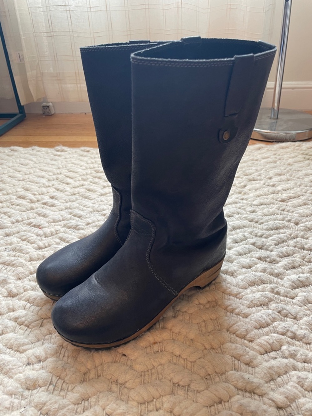Sainta Black Leather Mid-Calf Clog Boots
